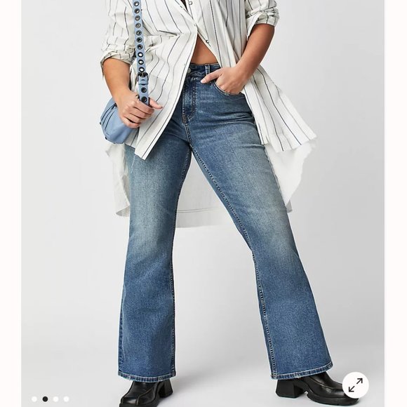Free People Denim - NWT We the Free Curvy Vintage High Rise Flare Jeans Size 30